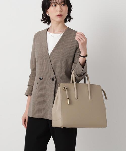 TOFF&LOADSTONE（トフアンドロードストーン）の「Jolie light shrink（ジョリー ライトシュリンク）L（トートバッグ・レディース・ブラウン系その他2/チャコールグレー/ブラック/サンドベージュ・00）」の5枚目の写真