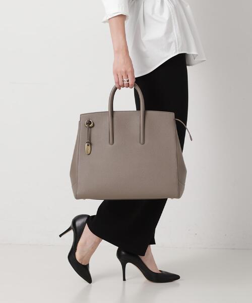 TOFF&LOADSTONE（トフアンドロードストーン）の「Jolie light shrink（ジョリー ライトシュリンク）L（トートバッグ・レディース・ブラウン系その他2/チャコールグレー/ブラック/サンドベージュ・00）」の9枚目の写真