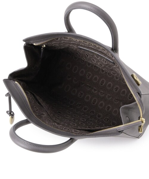 TOFF&LOADSTONE（トフアンドロードストーン）の「Jolie light shrink（ジョリー ライトシュリンク）L（トートバッグ・レディース・ブラウン系その他2/チャコールグレー/ブラック/サンドベージュ・00）」の22枚目の写真