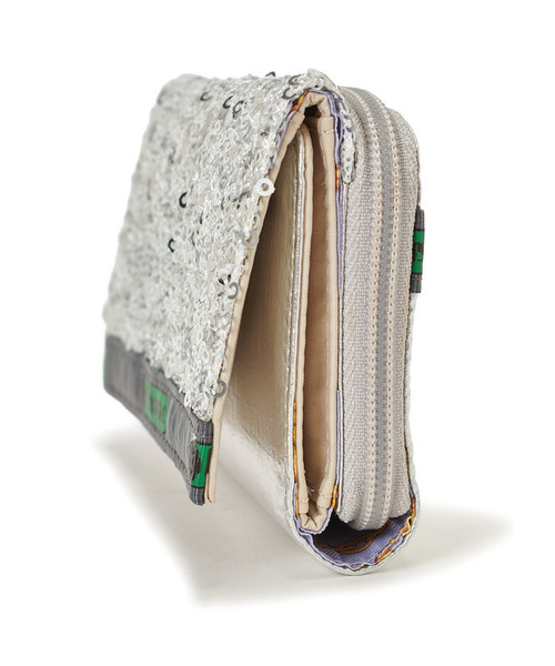 LeSportsac（レスポートサック）の「3FOLD WALLET プラチナムプラネットW（財布・レディース・シルバー・FREE）」の3枚目の写真