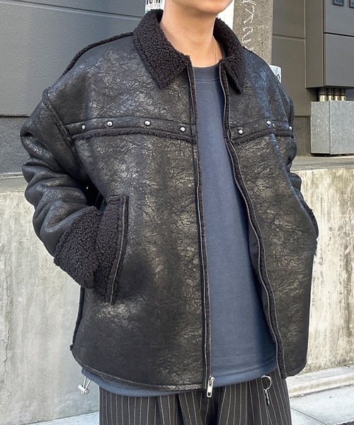 MandO(エムオー)(エムオー)の「フェイクレザーヴィンテージ加工ムートンジャケット(ムートンコート・メンズ・ブラック/ネイビー・MEDIUM/LARGE)」の21枚目の写真