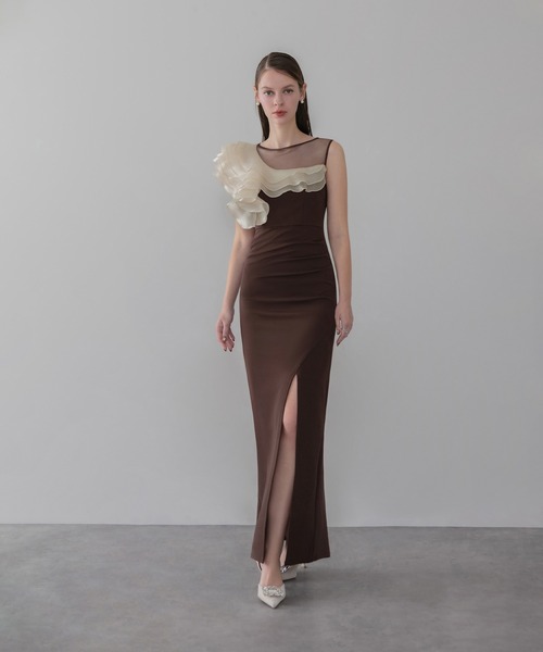 Leja(レジャ)の「【LEJA LUXE】アシンメトリーフリルスリットマーメイドドレスワンピース美脚効果結婚式 パーティードレス 成人式 二次会 同窓会 お呼ばれ オケージョン 20代 30代(ドレス・レディース・モカ・LARGE/MEDIUM/SMALL)」の4枚目の写真