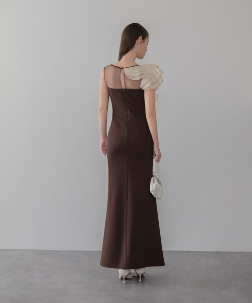 Leja（レジャ）の「【LEJA LUXE】アシンメトリーフリルスリット