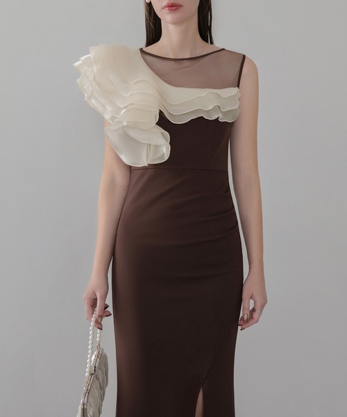 Leja（レジャ）の「【LEJA LUXE】アシンメトリーフリルスリット