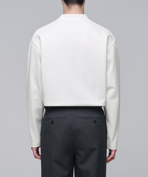 MUSINSA STANDARD（ムシンサスタンダード）の「フォンテモックネック長袖Tシャツ[クリーム]（Tシャツ/カットソー・メンズ・その他・SMALL/MEDIUM/LARGE/X-LARGE/XX-LARGE/XXX-LARGE）」の4枚目の写真