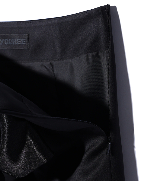 YOUHEE(ユヒ)の「TRIMMING RIBBON MINI SKIRT BLACK(スカート・レディース・その他・SMALL/MEDIUM)」の4枚目の写真
