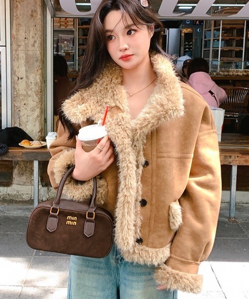 天然ムートンファー☆　4枚組　オレンジ系 オレンジ無地/単色ファーコートコーデ｜メンズ2023-24AW着用ルック 全1