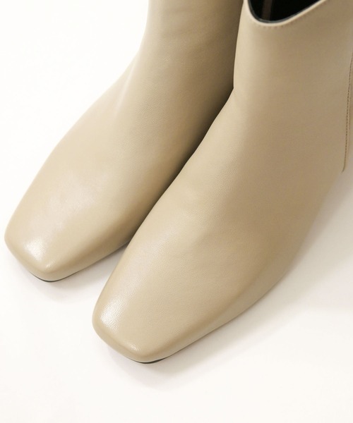 Gready Brilliant(グレディブリリアン)の「シープレザーショートブーツ(ブーツ・レディース・ブラック/グレイッシュベージュ・37/38/39/36)」の19枚目の写真