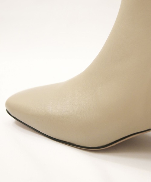 Gready Brilliant(グレディブリリアン)の「シープレザーショートブーツ(ブーツ・レディース・ブラック/グレイッシュベージュ・37/38/39/36)」の5枚目の写真