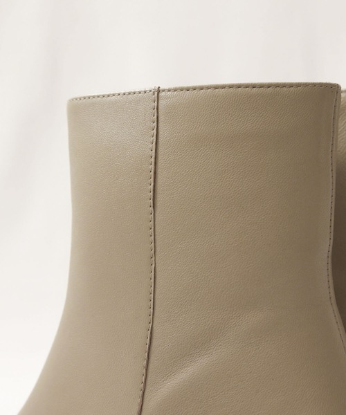 Gready Brilliant(グレディブリリアン)の「シープレザーショートブーツ(ブーツ・レディース・ブラック/グレイッシュベージュ・37/38/39/36)」の6枚目の写真