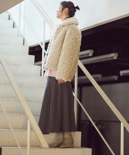 Gready Brilliant(グレディブリリアン)の「シープレザーショートブーツ(ブーツ・レディース・ブラック/グレイッシュベージュ・37/38/39/36)」の21枚目の写真