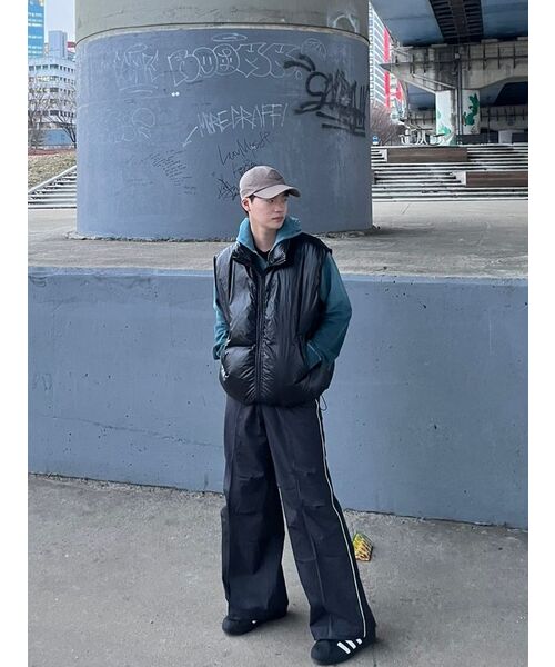 IUGAMAKARAS(イウガマカラス)の「Pigment Dyed Zip-Up Hoodie (Blue Green)(パーカー・レディース・その他・1/2)」の5枚目の写真