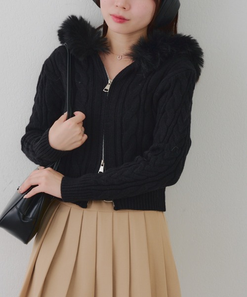 continuer de NICE CLAUP(コンティニューデナイスクラップ)の「ケーブルファーPK(ニット/セーター・レディース・グレー/アイボリー/ブラック・FREE)」の14枚目の写真