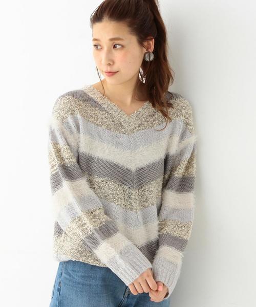 Another Edition（アナザーエディション）の「異素材ミックス配色Vネックプルオーバー/AEFC　イソザイMIXハイショク VPO（ニット/セーター・レディース・ライトグレー/ベージュ・FREE）」の2枚目の写真