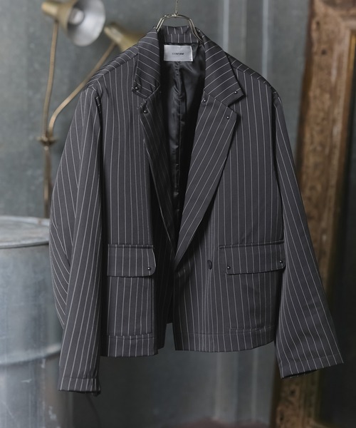 Confirm(コンファーム)の「Studded short double-breasted jacket / スタッズ ショート ダブルジャケット メンズ レディース ユニセックス(テーラードジャケット・メンズ・ブラック/ブラック系その他/パープル系その他/ブルー系その他/チャコールグレー/グレー系その他・S/M/L)」の4枚目の写真