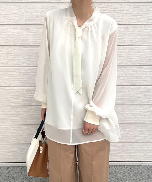 Q（キュー）の「結びボウタイ リブブラウス（シャツ/ブラウス・レディース・ドット/アイボリー・MEDIUM）」の2枚目の写真