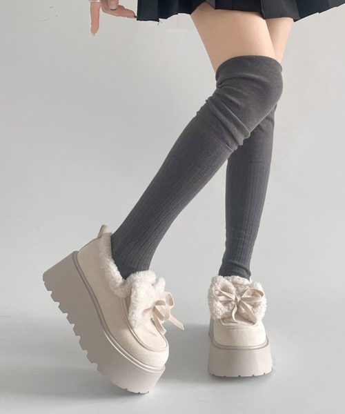 Shoes in Closet（シューズインクローゼット）の「【入荷/即納あり】厚底 リボン ボア スリッポン ムートン 440（スリッポン・レディース・キャメル/アイボリー・S/M/L）」の4枚目の写真