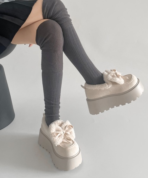 Shoes in Closet（シューズインクローゼット）の「【入荷/即納あり】厚底 リボン ボア スリッポン ムートン 440（スリッポン・レディース・キャメル/アイボリー・S/M/L）」の5枚目の写真