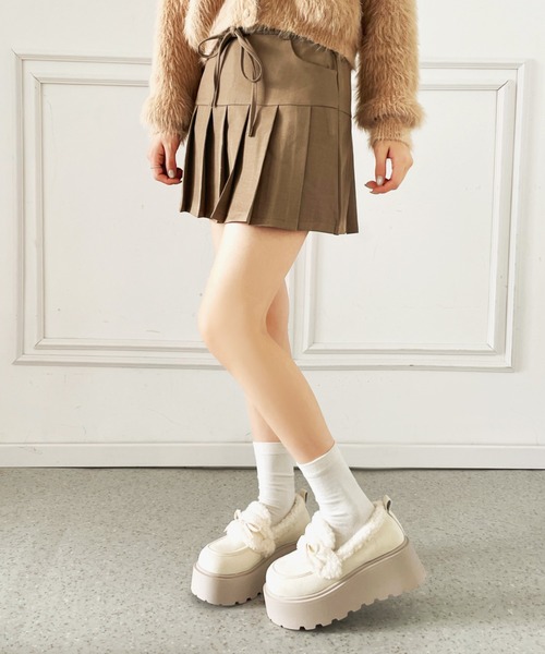 Shoes in Closet(シューズインクローゼット)の「【ランキング1位獲得!/完売につき予約販売中】厚底 リボン ボア スリッポン ムートン 5841(スリッポン・レディース・キャメル/アイボリー・S/M/L/LL)」の17枚目の写真