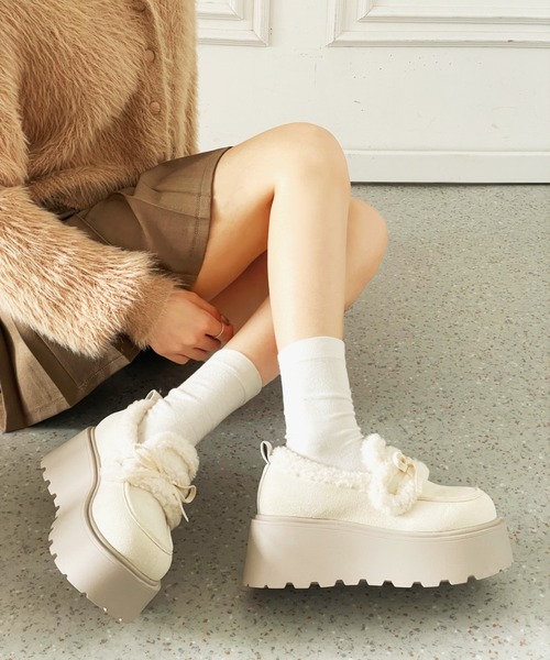 Shoes in Closet(シューズインクローゼット)の「【ランキング1位獲得!/完売につき予約販売中】厚底 リボン ボア スリッポン ムートン 5841(スリッポン・レディース・キャメル/アイボリー・S/M/L/LL)」の18枚目の写真