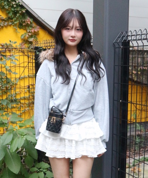 tinkerend(ティンカーエンド)の「Fur Short Hoodie / ショート丈ファーフーディー 裏起毛(パーカー・レディース・ブラック/グレー・FREE)」の14枚目の写真