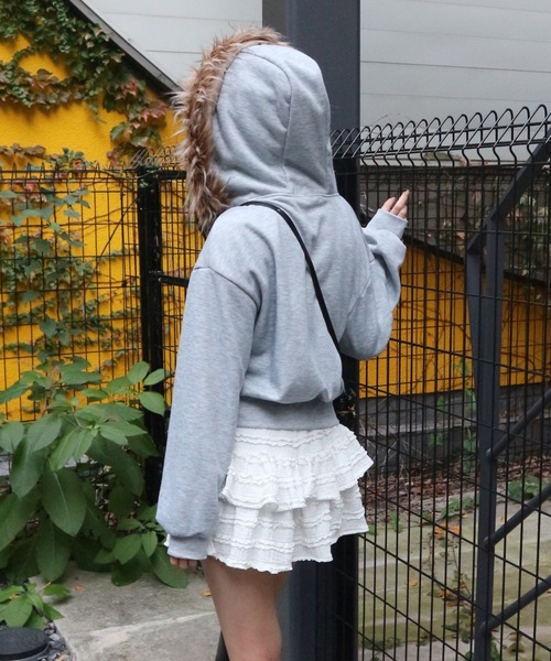 tinkerend(ティンカーエンド)の「Fur Short Hoodie / ショート丈ファーフーディー 裏起毛(パーカー・レディース・ブラック/グレー・FREE)」の7枚目の写真