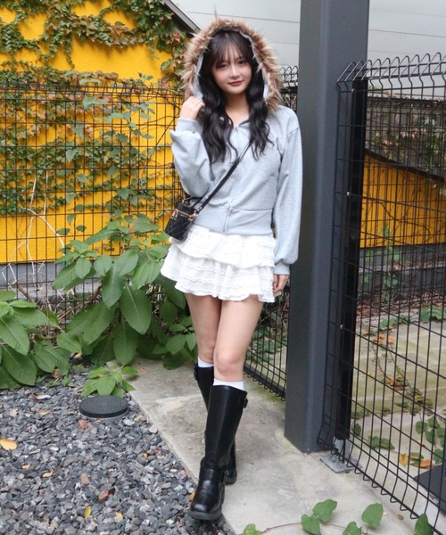tinkerend(ティンカーエンド)の「Fur Short Hoodie / ショート丈ファーフーディー 裏起毛(パーカー・レディース・ブラック/グレー・FREE)」の3枚目の写真
