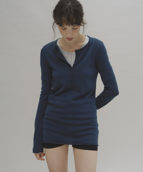 ANDNEEDS(アンドニーズ)の「Glen wool long knit (blue)(ニット/セーター・レディース・その他・FREE)」の1枚目の写真