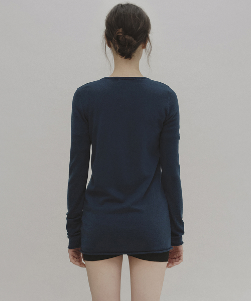 ANDNEEDS(アンドニーズ)の「Glen wool long knit (blue)(ニット/セーター・レディース・その他・FREE)」の4枚目の写真