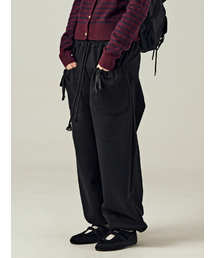 Salad bowls（サラダボール）の「POCKET SHIRRING SWEATPANTS [BLACK]（スウェットパンツ）」