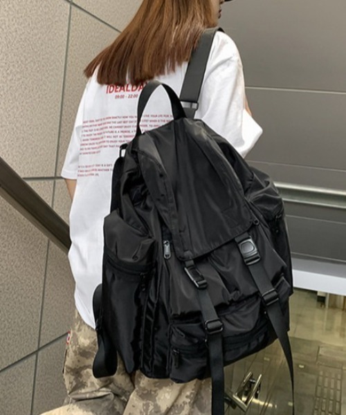 link lot(リンクロット)の「【A4サイズ対応】 多機能ポケットナイロンバックパック(バックパック/リュック・メンズ・ブラック・F)」の9枚目の写真