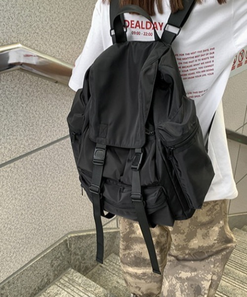 link lot(リンクロット)の「【A4サイズ対応】 多機能ポケットナイロンバックパック(バックパック/リュック・メンズ・ブラック・F)」の10枚目の写真
