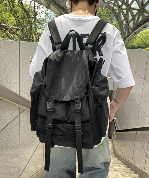 link lot(リンクロット)の「【A4サイズ対応】 多機能ポケットナイロンバックパック(バックパック/リュック・メンズ・ブラック・F)」の4枚目の写真