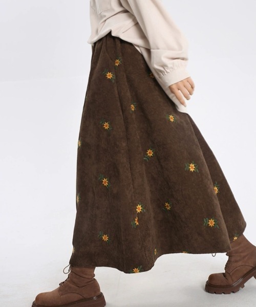 Diosfront（ディオスフロント）の「花柄刺繍コーヂュロイスカート（スカート・レディース・ブラック/モカ/ブルー・FREE）」の3枚目の写真