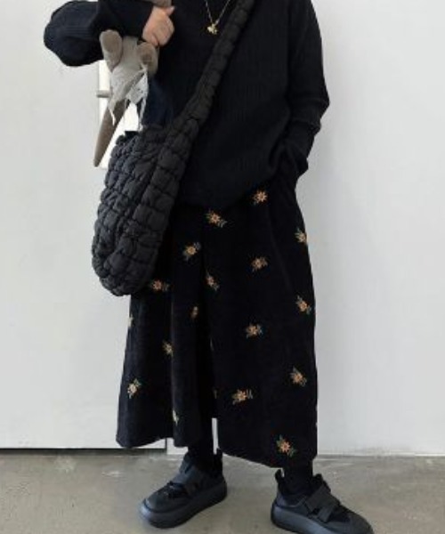 Diosfront（ディオスフロント）の「花柄刺繍コーヂュロイスカート（スカート・レディース・ブラック/モカ/ブルー・FREE）」の5枚目の写真