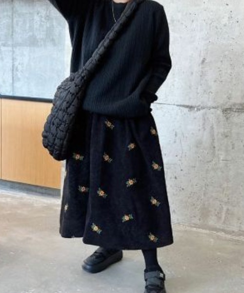 Diosfront（ディオスフロント）の「花柄刺繍コーヂュロイスカート（スカート・レディース・ブラック/モカ/ブルー・FREE）」の6枚目の写真
