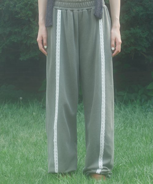 ZIZEMUSEUM(ジゼミュージアム)の「LACE PIGMENT PANTS (KHAKI)(スウェットパンツ・レディース・その他・FREE)」の1枚目の写真