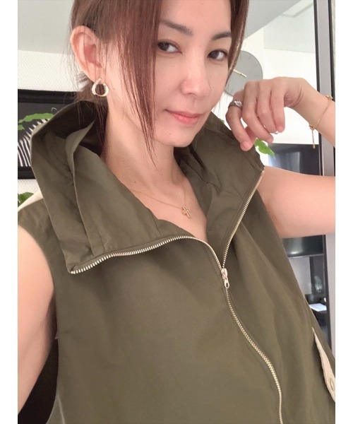 Day and Grade（デイアンドグレイド）の「【真山景子セレクト】ボリュームネック配色ベスト（ベスト・レディース・カーキ/ベージュ・FREE）」の8枚目の写真
