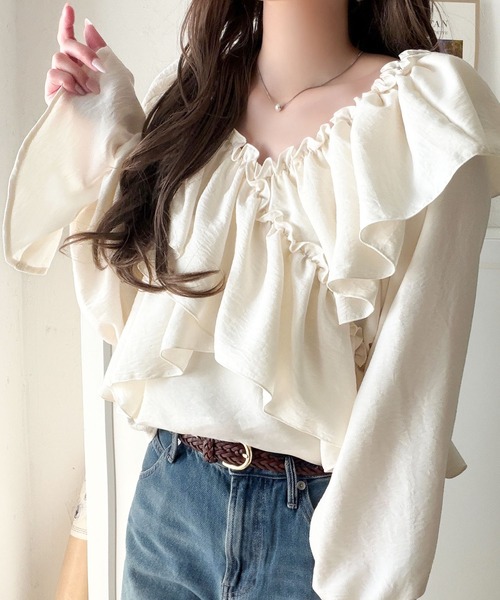 mily bilet(ミウィビレット)の「【mily bilet】大人の甘さがちょうどいい♪オフショル2wayキャンディースリーブカシュクールブラウス(長袖)(シャツ/ブラウス・レディース・チャコール/アイボリー/ブルー/ブラウン・LARGE/MEDIUM/SMALL/X-LARGE)」の5枚目の写真