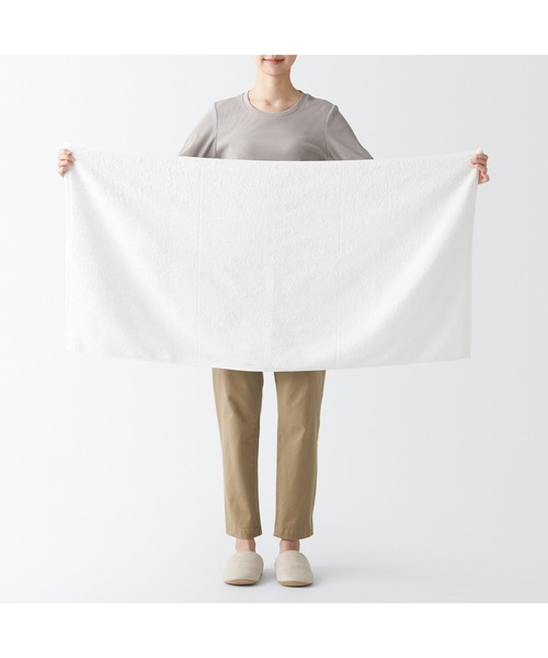 無印良品（ムジルシリョウヒン）の「ふっくらパイルバスタオル・４枚組　６０×１２０ｃｍ（タオル・メンズ・オフホワイト/グレー/ピンクベージュ/グリーン/ネイビー/チャコール・FREE）」の9枚目の写真