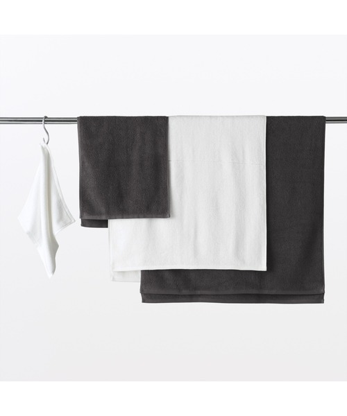 無印良品（ムジルシリョウヒン）の「ふっくらパイルバスタオル・４枚組　６０×１２０ｃｍ（タオル・メンズ・オフホワイト/グレー/ピンクベージュ/グリーン/ネイビー/チャコール・FREE）」の11枚目の写真