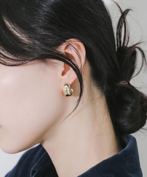 SMELLY(スメリー)の「メタルボリュームピアス(ピアス(両耳用)・レディース・ゴールド・-)」の2枚目の写真