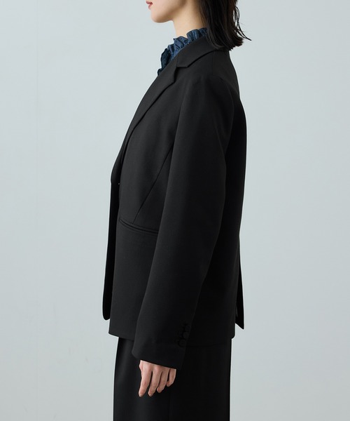 ROPE'（ロペ）の「トリアセツイル シングルテーラードジャケット(デニムライク)/セットアップ対応（テーラードジャケット・レディース・ブルー系その他3/ブラック・38/36）」の17枚目の写真