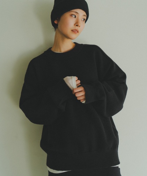 lit（リット）の「Design Seam Crew Knit（ニット/セーター・レディース・ベージュ/チャコールグレー/ブラック・FREE）」の2枚目の写真