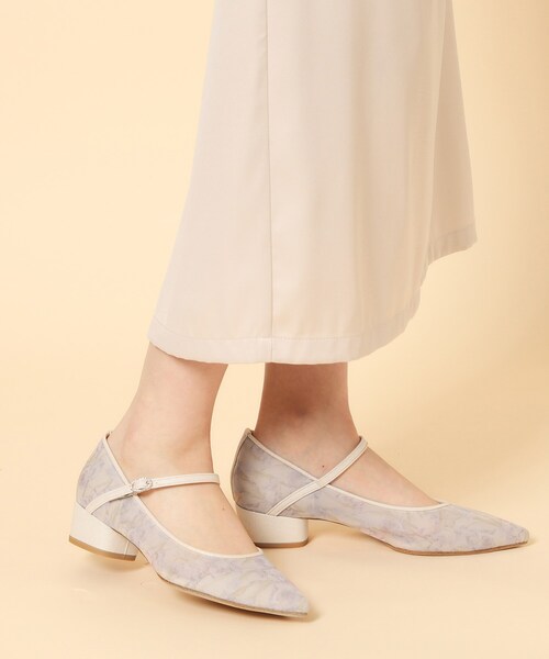 ESPERANZA(エスペランサ)の「甲ストラップシアーパンプス(パンプス・レディース・クリア/ブラック系8/ホワイト系9/ピンク系9・24.0cm/23.5cm/23.0cm/22.5cm/24.5cm)」の4枚目の写真