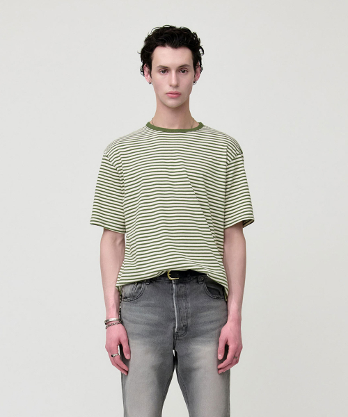 MEN IN JUNGLE(マンインジャングル)の「アレズストライプTシャツ - オリーブ(Tシャツ/カットソー・メンズ・その他・LARGE/X-LARGE)」の1枚目の写真
