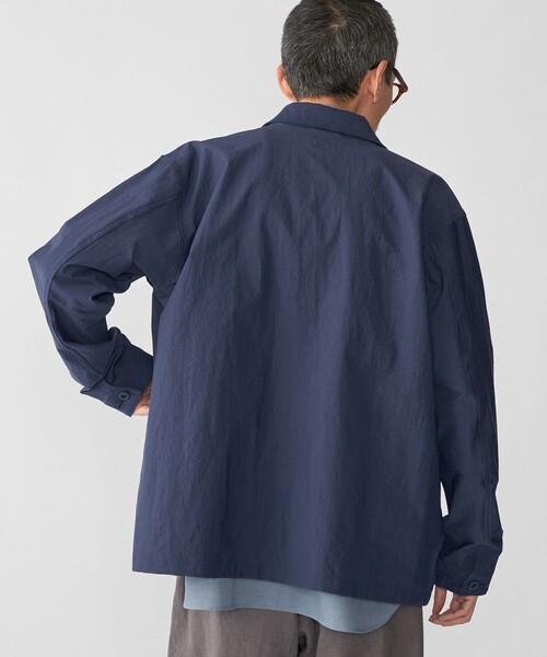 SHIPS(シップス)の「SHIPS: AUTHENTIC ナイロン カルゼ カバーオール(ナイロンジャケット・メンズ・ブルー/ベージュ/ナチュラル・LARGE/MEDIUM/SMALL)」の5枚目の写真