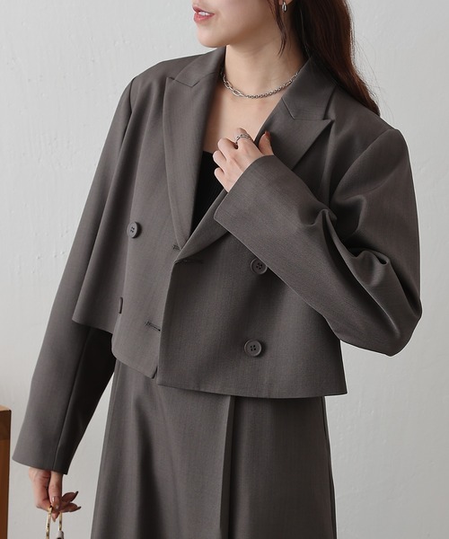 COLONY 2139（コロニートゥーワンスリーナイン）の「クロップドWテーラードジャケット（テーラードジャケット・レディース・ブラック/グレー/ベージュ・FREE）」の2枚目の写真