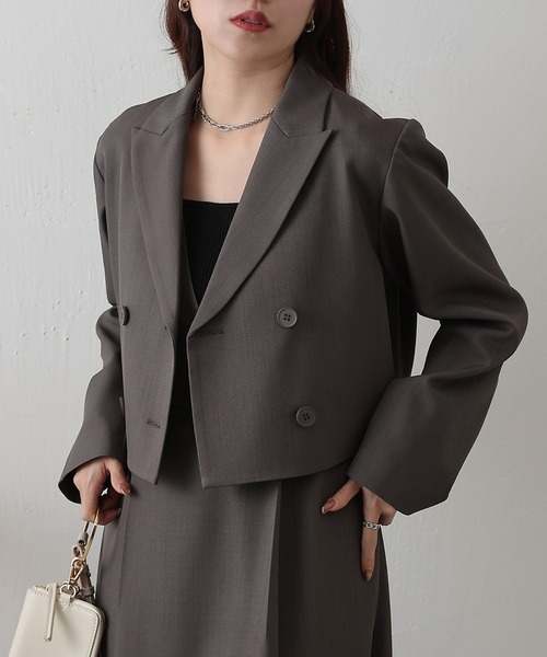 COLONY 2139（コロニートゥーワンスリーナイン）の「クロップドWテーラードジャケット（テーラードジャケット・レディース・ブラック/グレー/ベージュ・FREE）」の4枚目の写真