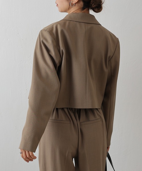 COLONY 2139（コロニートゥーワンスリーナイン）の「クロップドWテーラードジャケット（テーラードジャケット・レディース・ブラック/グレー/ベージュ・FREE）」の22枚目の写真